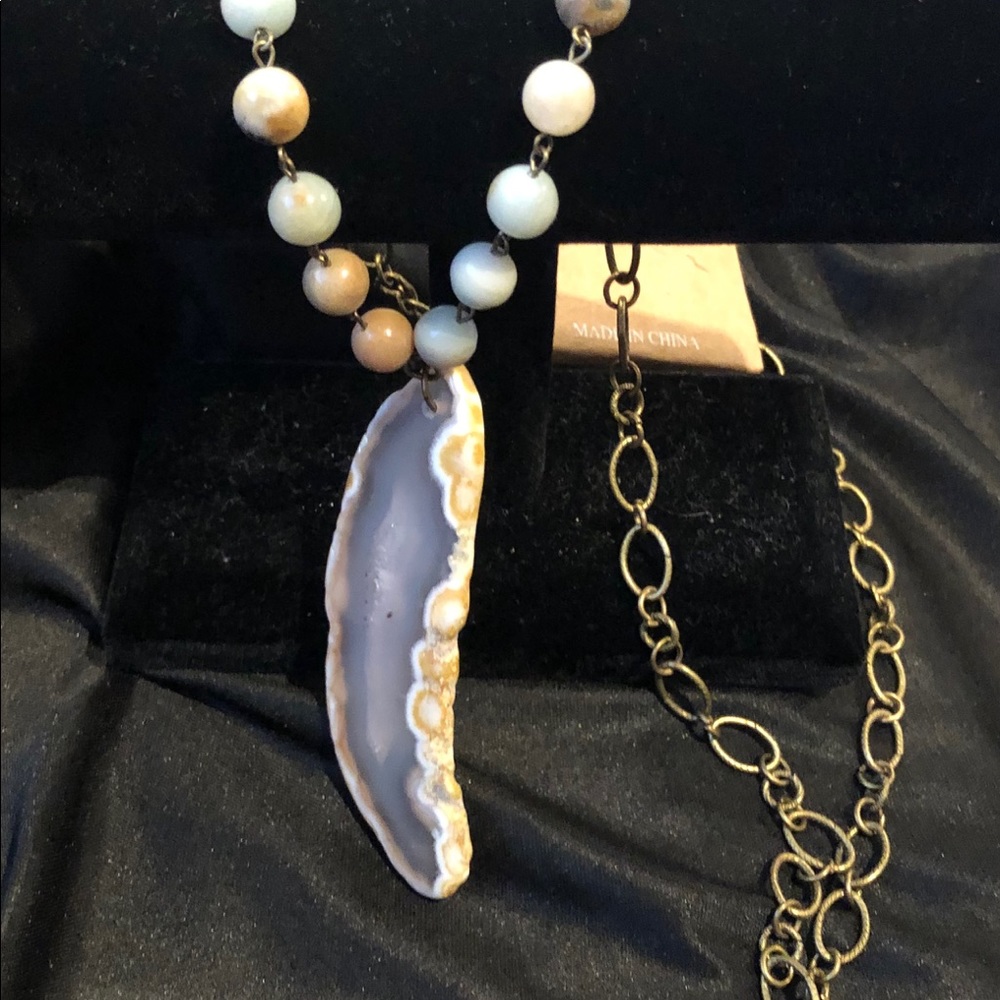 Beautiful Geode Necklace - Picture 2 of 5
